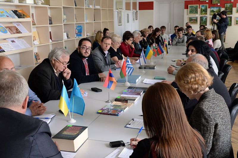 Науковці і національні громади єднаються задля відродження історії