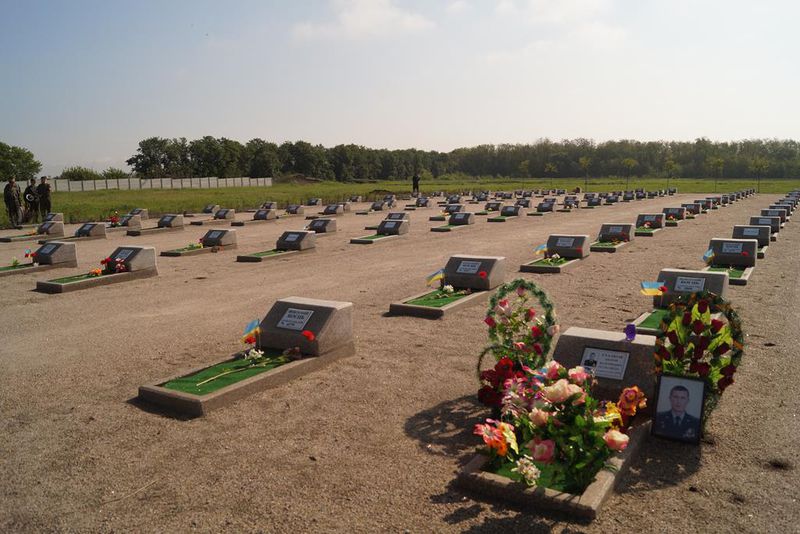 Запоріжці вшанували пам’ять 83-х невідомих бійців, похованих на Кушушумському кладовищі