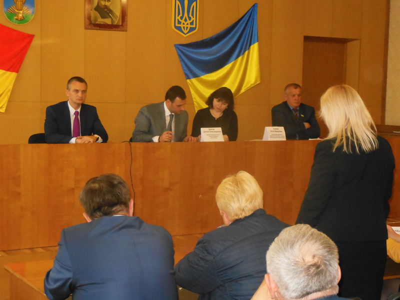 Виїзна приймальна облдержадміністрації надає фахові консультації підприємцям на місцях