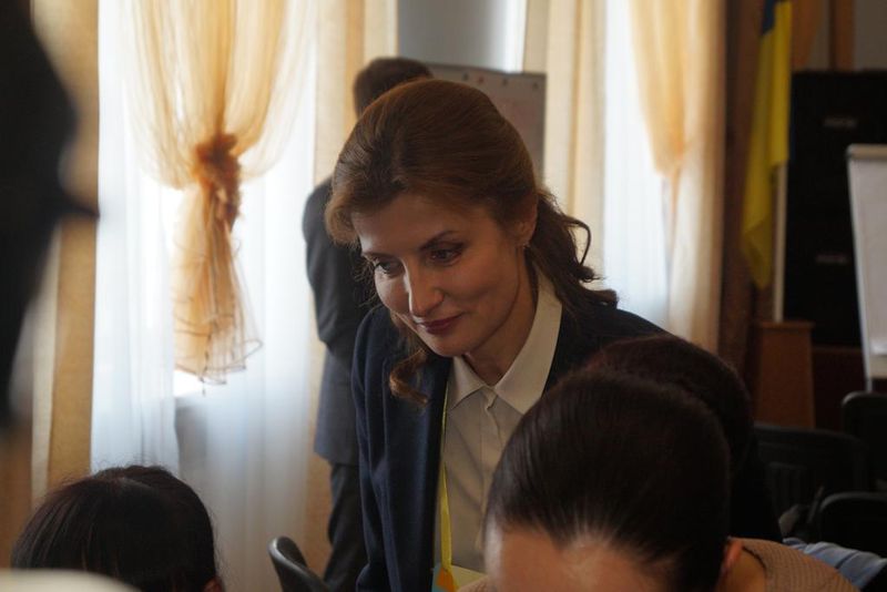 Запорізькі освітяни отримали від Марини Порошенко сертифікати для впровадження інклюзивної освіти в школах 