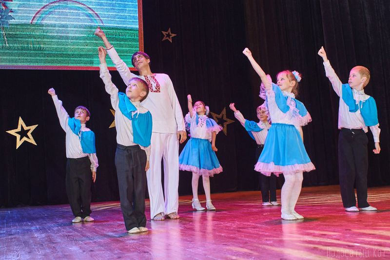 Фестиваль «Гармонія сердець» об’єднав на одній сцені артистів та дітей з особливими потребами