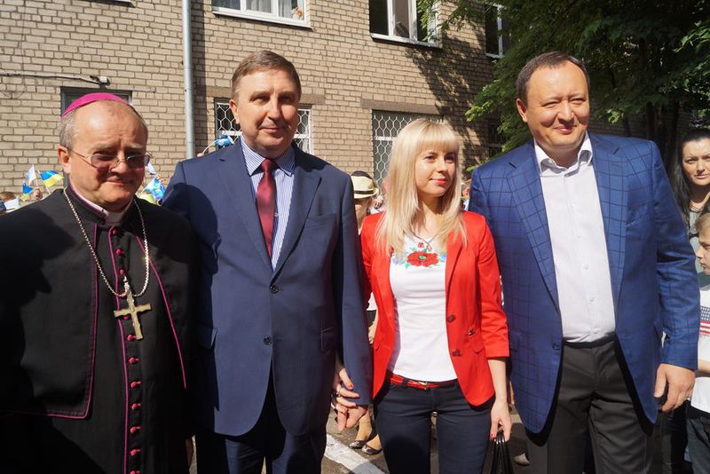 Першому міському голові міста Олександрівська відкрито меморіальну дошку