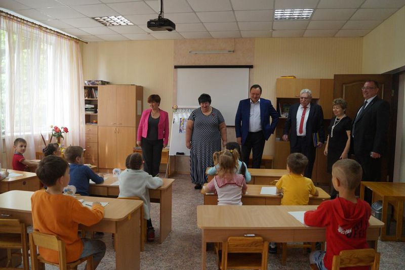 Випускники Хортицької національної академії отримали атестати з рук очільника регіону