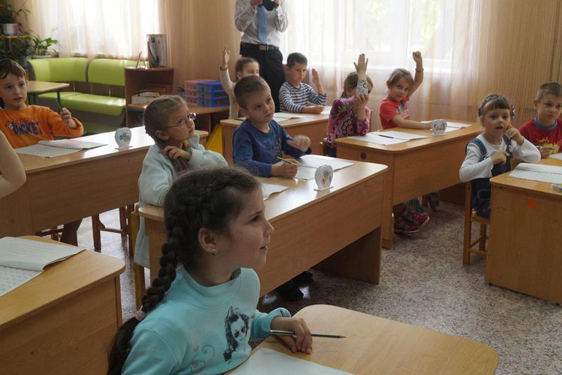 Випускники Хортицької національної академії отримали атестати з рук очільника регіону