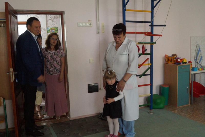 Випускники Хортицької національної академії отримали атестати з рук очільника регіону