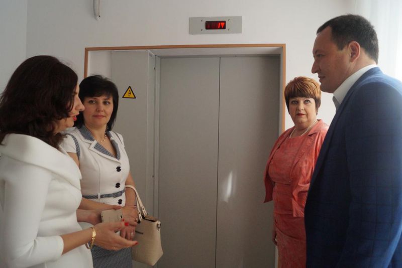 Випускники Хортицької національної академії отримали атестати з рук очільника регіону