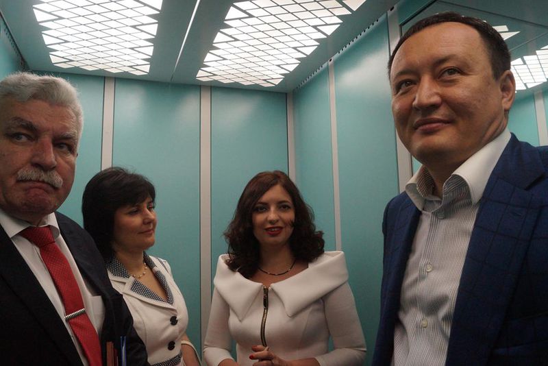 Випускники Хортицької національної академії отримали атестати з рук очільника регіону