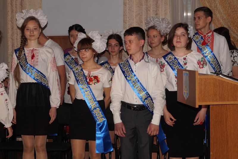 Випускники Хортицької національної академії отримали атестати з рук очільника регіону