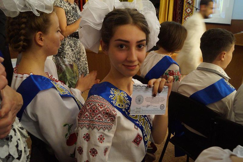 Випускники Хортицької національної академії отримали атестати з рук очільника регіону