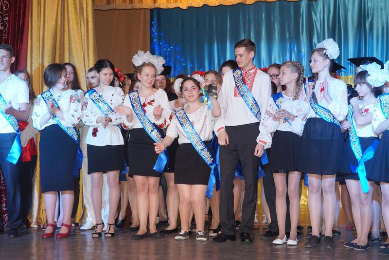 Випускники Хортицької національної академії отримали атестати з рук очільника регіону