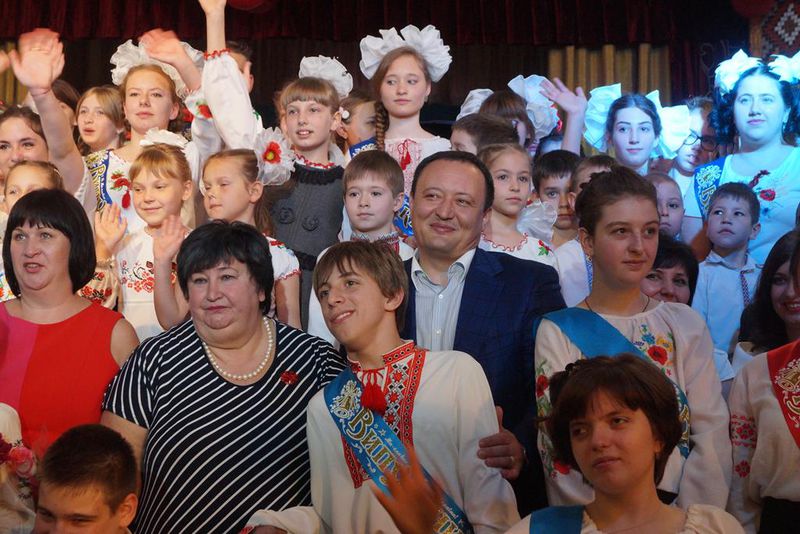 Випускники Хортицької національної академії отримали атестати з рук очільника регіону