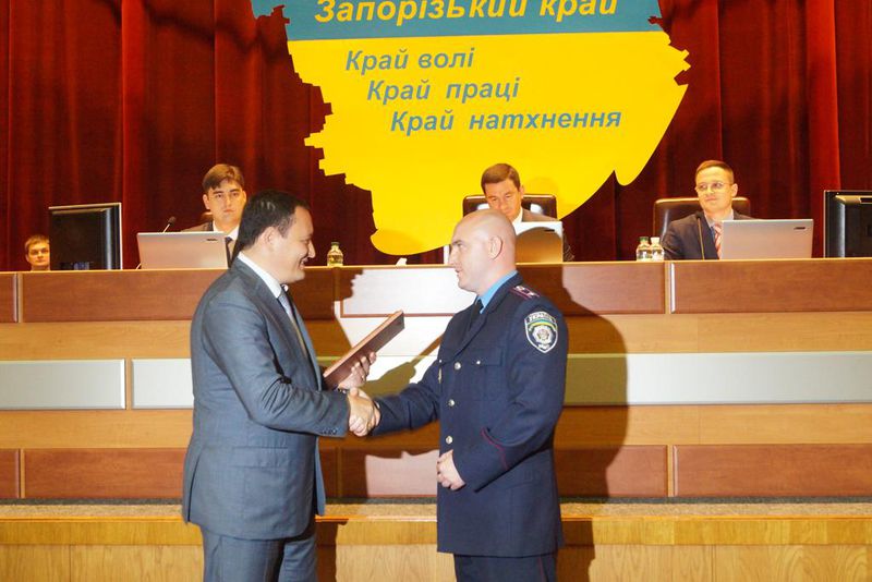 Правоохоронці, які затримали «ювелірну банду», отримали нагороди від керівника регіону