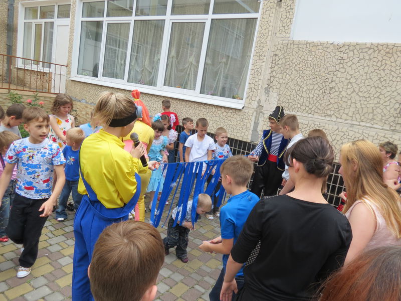 Посадовці облдержадміністрації привітали головних героїв сьогоднішнього свята