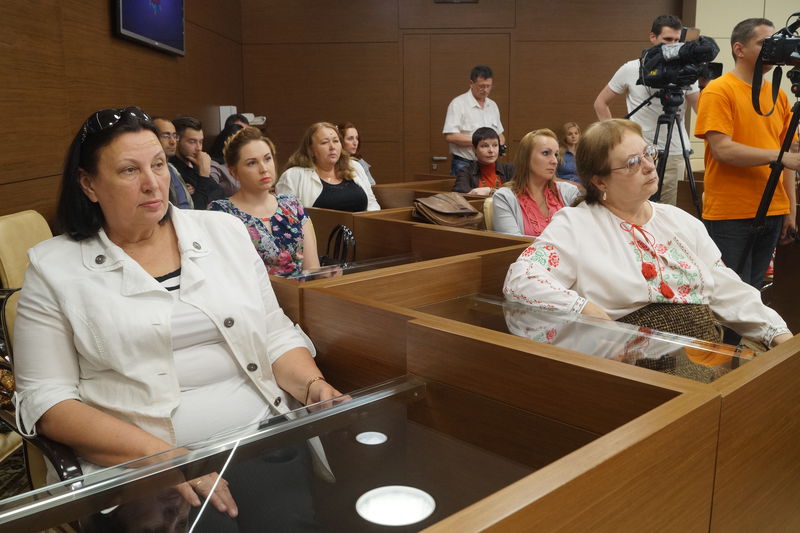Влада області привітала працівників ЗМІ з Днем журналіста