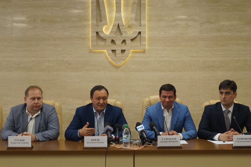 Влада області привітала працівників ЗМІ з Днем журналіста