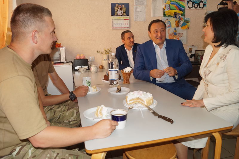 За ініціативою першої леді Марини Порошенко «Солдатський привал» отримав морозильну камеру