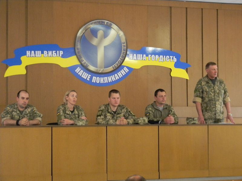 Запорізьким безробітним пропонують долучитися на службу за контрактом     