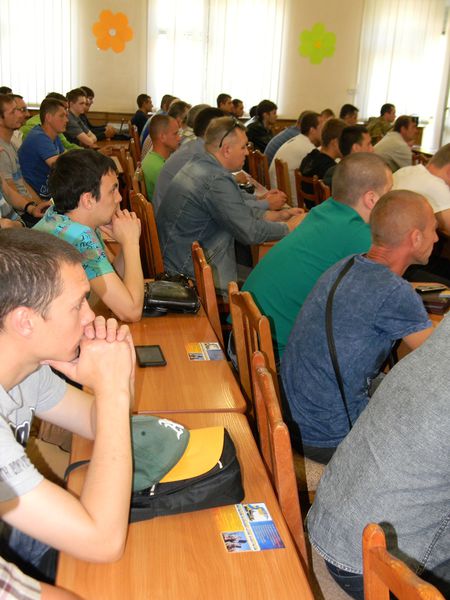 Запорізьким безробітним пропонують долучитися на службу за контрактом     