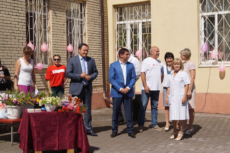 Керівництво регіону своїм прикладом закликало запоріжців здавати кров