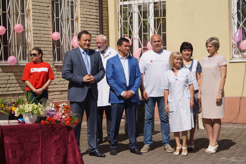 Керівництво регіону своїм прикладом закликало запоріжців здавати кров