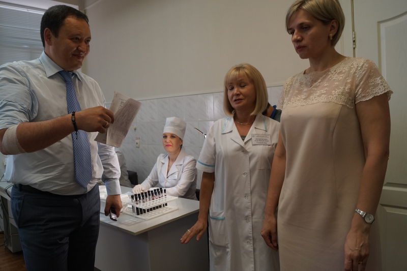 Керівництво регіону своїм прикладом закликало запоріжців здавати кров