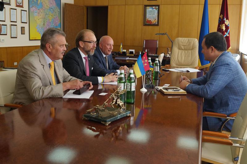 Влада регіону працює над залученням зовнішніх та внутрішніх інвестицій