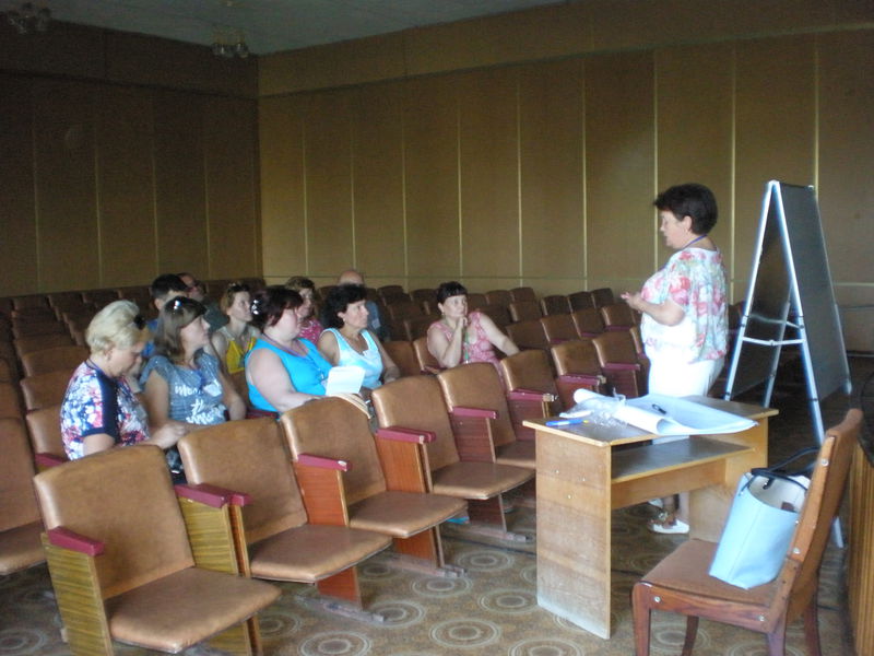 Прийомні батьки разом із дітьми вчаться жити разом