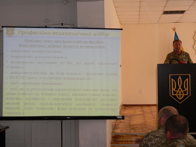 На військову службу за контрактом відправились майже 1500 запоріжців