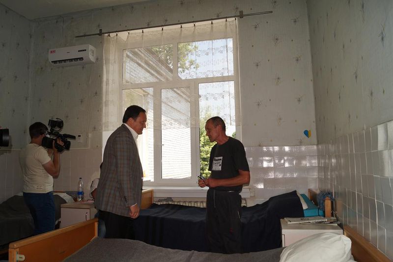 Запорізький військовий шпиталь отримав нові кондиціонери та бактерицидні лампи від Фонду оборони області