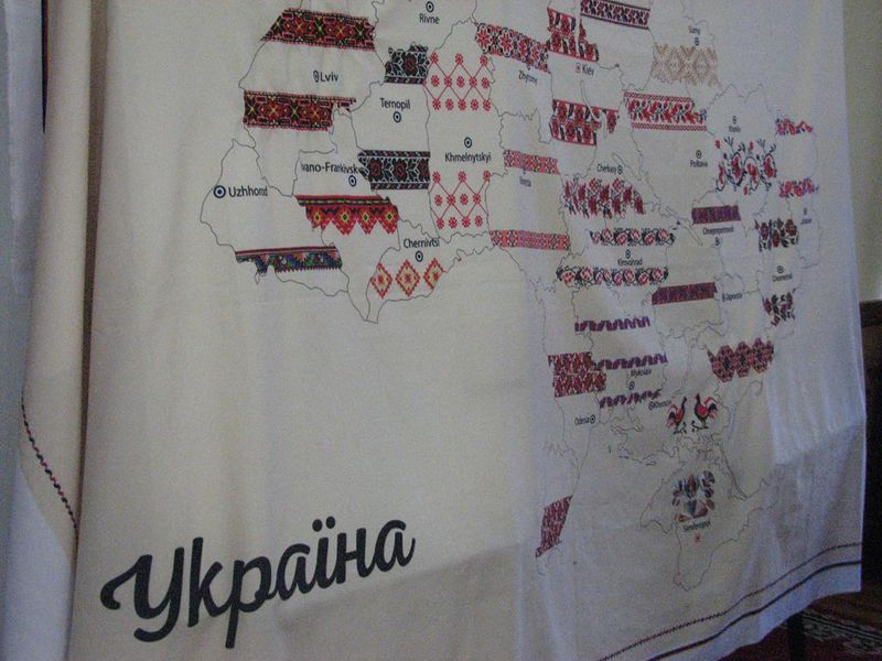 Майстрині вишили Запорізьку область на «Карті-оберегу України»