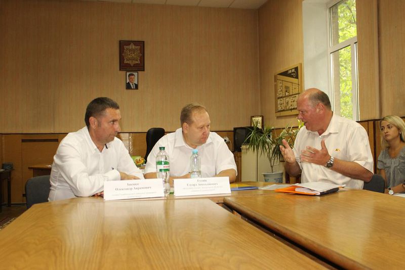 Виїзні прийоми громадян допомагають скорочувати шлях розв’язання проблем