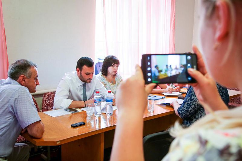 Дмитро Давтян: «Не можна  приймати рішення виключно зі свого кабінету, треба їхати до людей углиб області» 