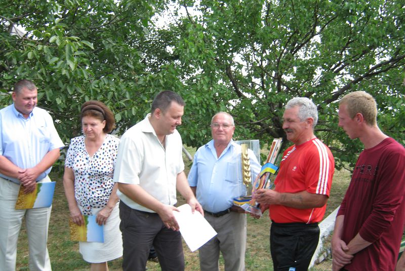 Змагання на жнивах завершилися перемогою оріхівських хліборобів