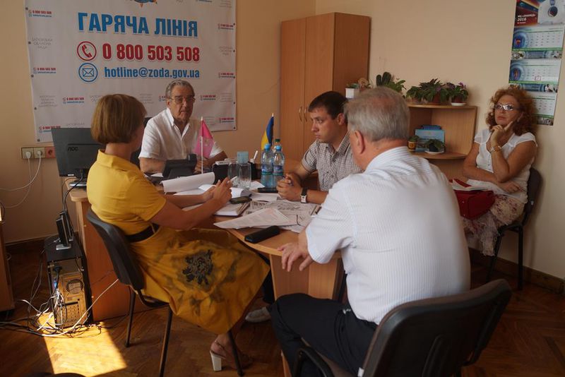 З гострими проблемами – на «гарячу» лінію