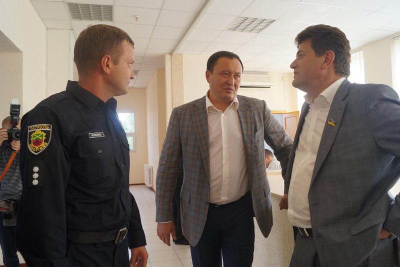 Запорізькі поліцейські відзначають 100 днів служби