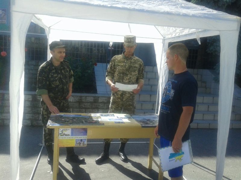 Військкомати  області продовжують відбір кандидатів на військову службу за контрактом