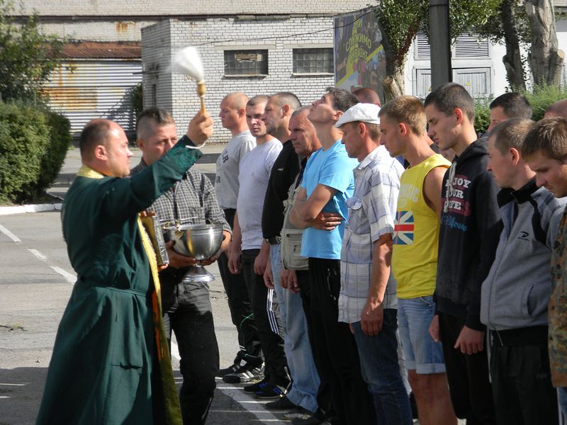 Військкомати  області залучають на контрактну службу та готуються до відправки резервістів 
