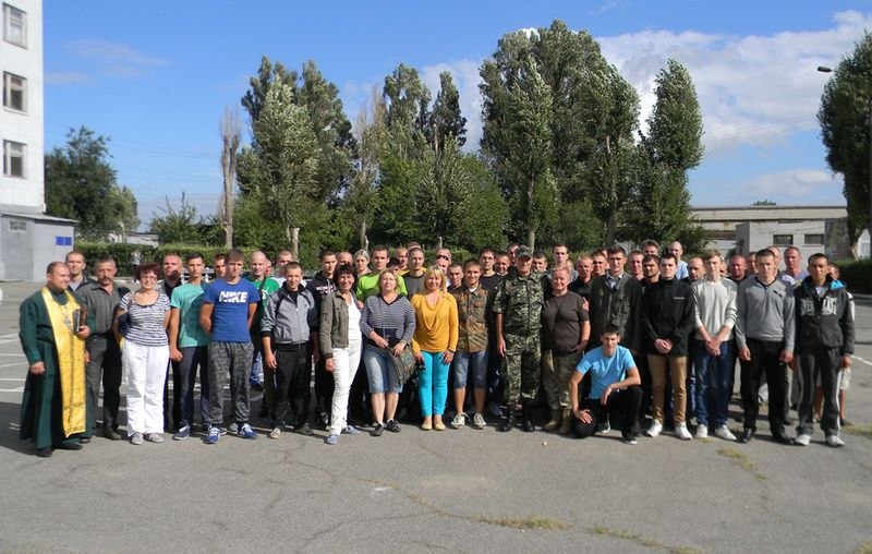 Військкомати  області залучають на контрактну службу та готуються до відправки резервістів 