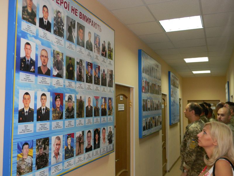 У Запорізькому військкоматі відкрито пам’ятні стенди загиблим воїнам
