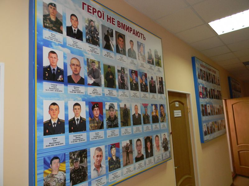У Запорізькому військкоматі відкрито пам’ятні стенди загиблим воїнам