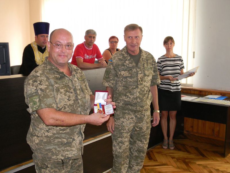 У Запорізькому військкоматі відкрито пам’ятні стенди загиблим воїнам