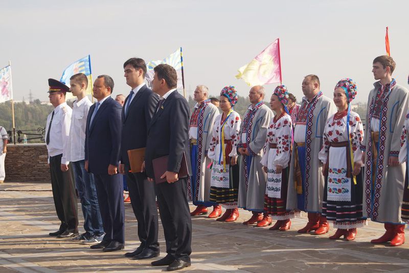 Запоріжці підняли Державний Прапор на найвищий в Україні флагшток