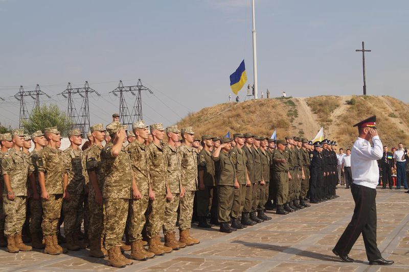 Запоріжці підняли Державний Прапор на найвищий в Україні флагшток