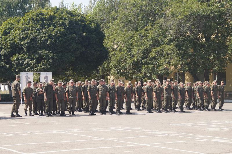 Військовослужбовці частини 3033 Нацгвардії отримали відзнаки від голови облдержадміністрації
