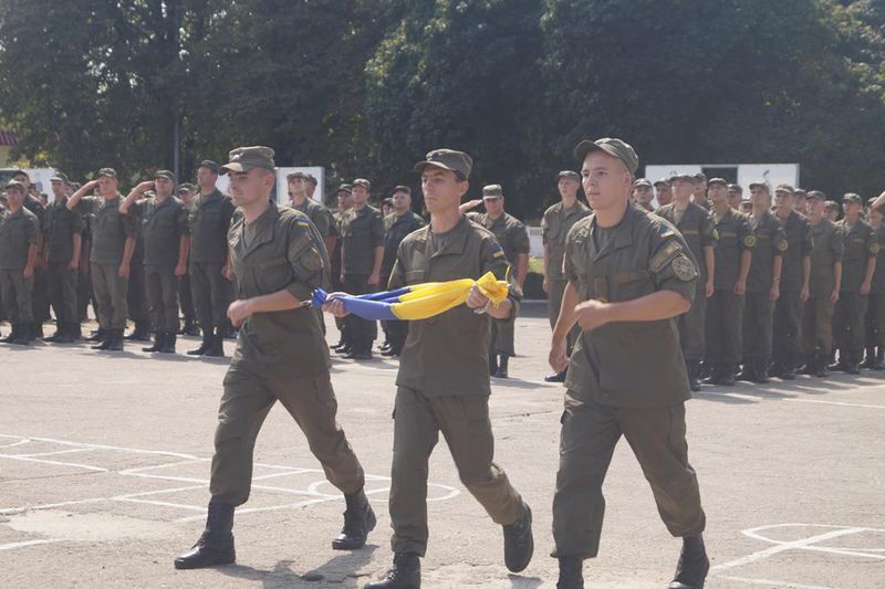 Військовослужбовці частини 3033 Нацгвардії отримали відзнаки від голови облдержадміністрації