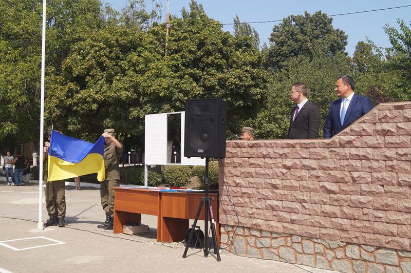 Військовослужбовці частини 3033 Нацгвардії отримали відзнаки від голови облдержадміністрації