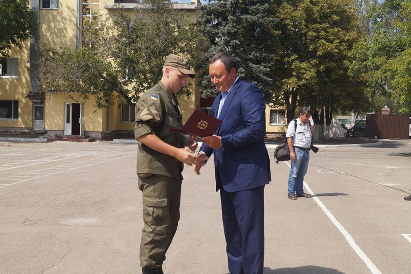 Військовослужбовці частини 3033 Нацгвардії отримали відзнаки від голови облдержадміністрації