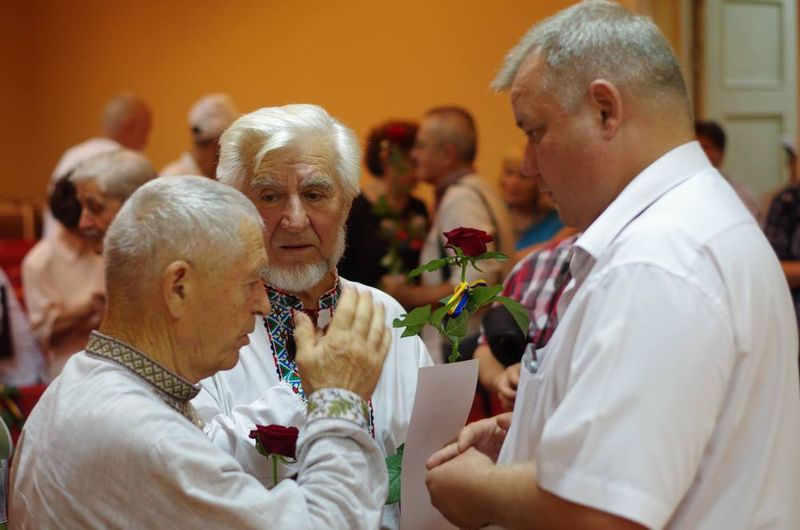 Привітання учасників революційних подій 80-х - початку 90-х років ХХ ст. та борців за незалежність України