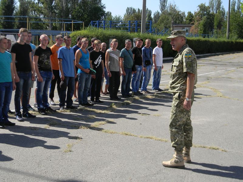 Триває відправка кандидатів  на військову службу за  контрактом