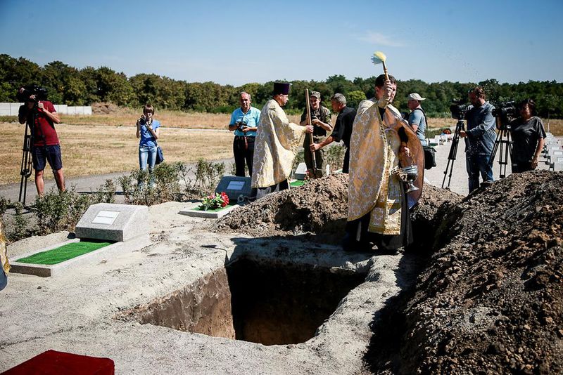 Запоріжці простились із бійцем, загиблим в Іловайському котлі